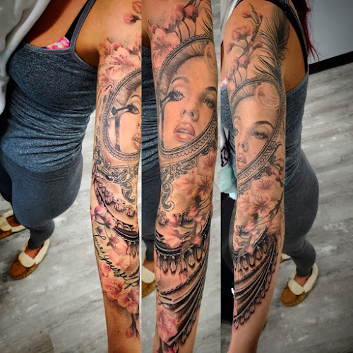 FREEDOM HOUSE TATTOO COMPANY tattoo shop in Akron, Ohio