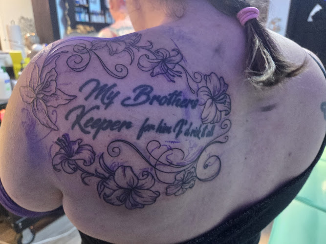 Vivid Visions Tattoo Studio tattoo shop in Akron, Ohio