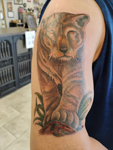 Uptown Abby Studios- Piercings, Tattoos & Permanent Cosmetics tattoo shop in Alexandria, Louisiana