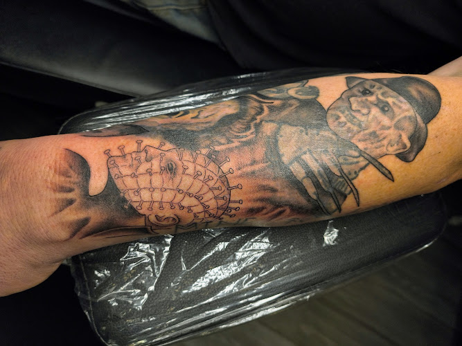 Open Eyes Ink Parlor tattoo shop in Alliance, Ohio