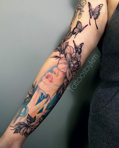 Klassic tattoo tattoo shop in Apple Valley, California