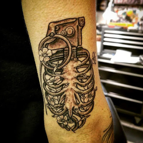 Aacross The Skin Tattoo Shop tattoo shop in Asheville, North Carolina