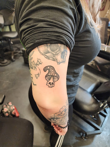 Skin Hooked Tattoo & Body Piercing tattoo shop in Athens, Ohio