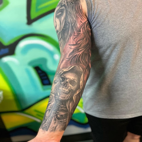 Roc Art Tattoo tattoo shop in Beavercreek, Ohio