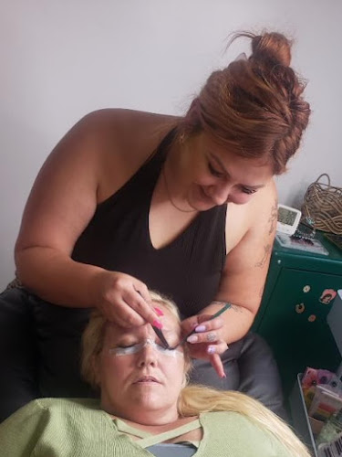 Devyn Buschard Permanent + Semi Permanent Makeup Artist tattoo shop in Bellevue, Kentucky