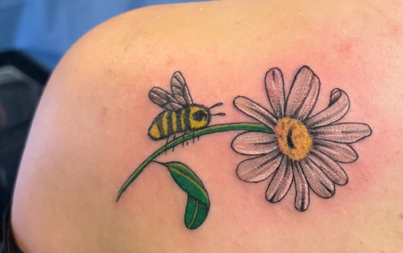 Boonedocks Sticks And Ink tattoo shop in Belpre, Ohio