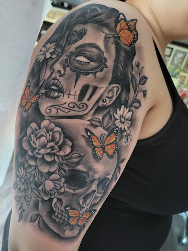 Dark Horse 17 Tattoo tattoo shop in Bourbonnais, Illinois