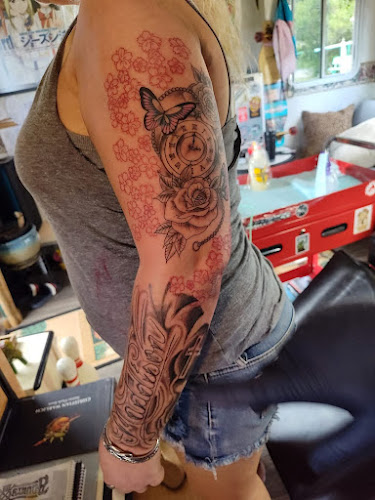 Liars and Thieves Tattoo and Piercing Lounge tattoo shop in Brockway, Pennsylvania