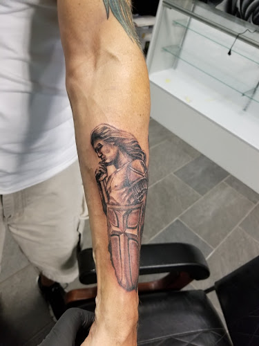 Mr Tattoo's & Piercing tattoo shop in Burlington, New Jersey