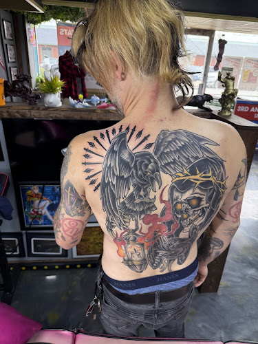 Neon Tiger Tattoo tattoo shop in Carbondale, Illinois