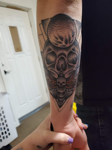 Tuff Luck tattoo shop in Carbondale, Illinois