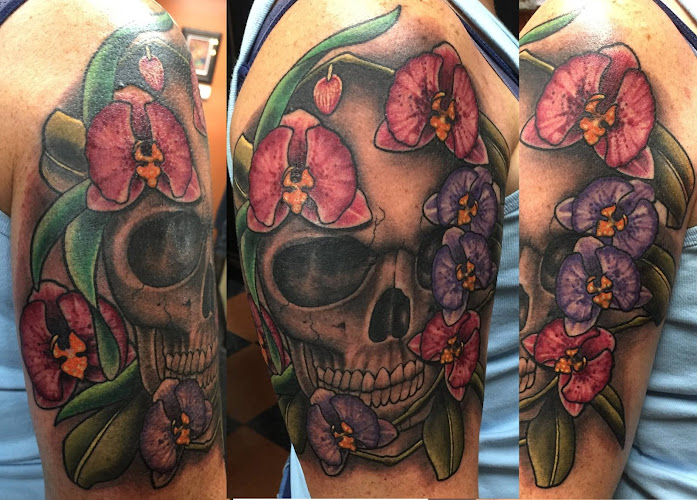 Daddyo's Tattoo & Body Piercing tattoo shop in Centralia, Illinois