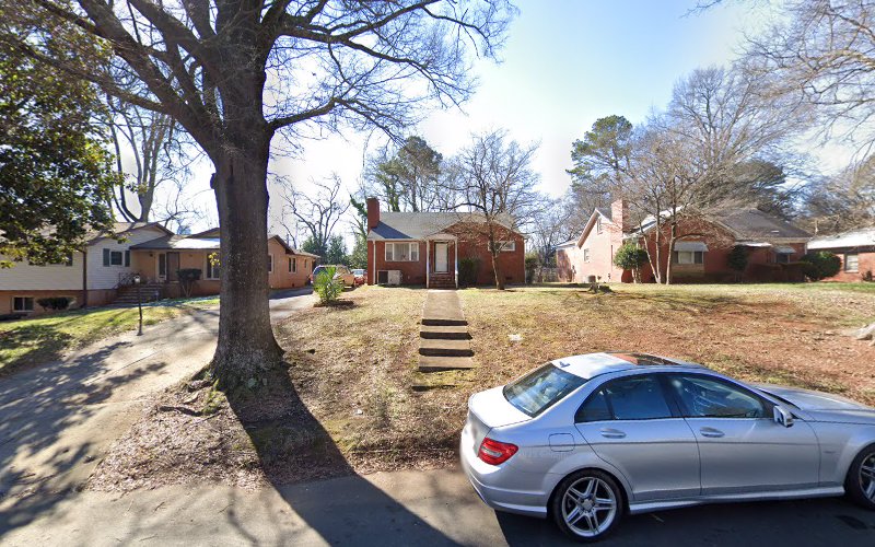 Cannotlivewithoutart LLC Henna Art by Sat Rah in Charlotte tattoo shop in Charlotte, North Carolina