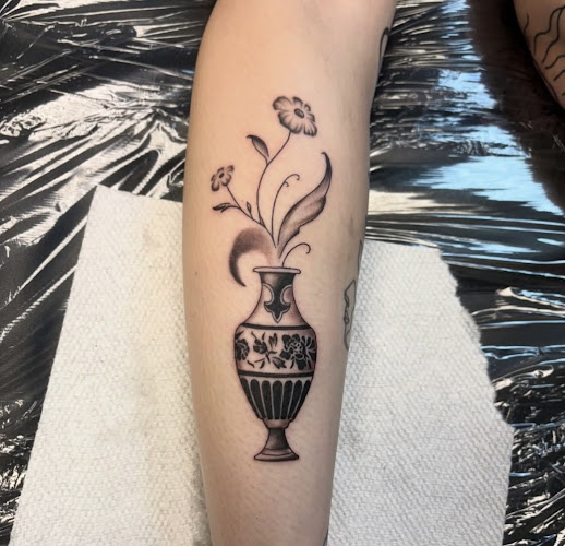 Midnight Curiosity Tattoo & Art lounge tattoo shop in Chattanooga, Tennessee