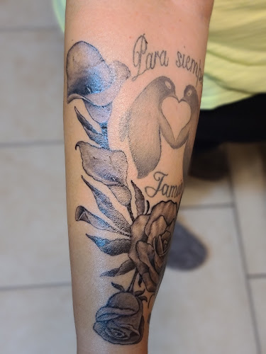 Highway 20 tattoo tattoo shop in Clearlake Oaks, California