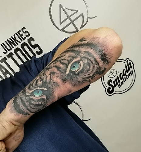 Full Circle Tattoos tattoo shop in Clinton, Mississippi