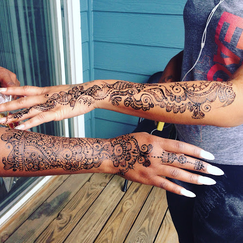 Naseera Fazil Henna Art tattoo shop in Concord, North Carolina