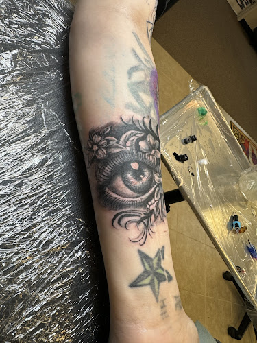 Wik’d Ink Tattoo co. LLC tattoo shop in Crestwood, Kentucky