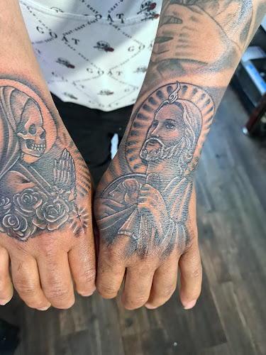 La Calavera tattoo & piercing tattoo shop in Dallas, Texas