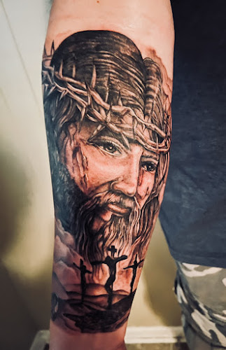 Harry's Tattoo Shop tattoo shop in Danville, Virginia