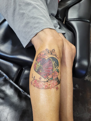 Electric Diamond Tattoo tattoo shop in Des Moines, Iowa