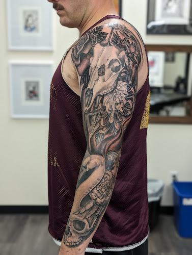 9 Lives Tattoo tattoo shop in Duluth, Minnesota