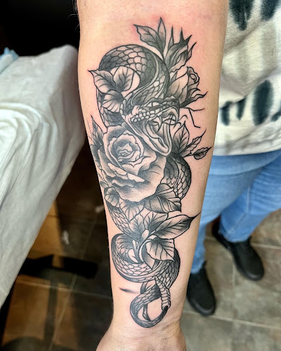 Visual Expressions Tattoo & Piercing tattoo shop in East Hartford, Connecticut