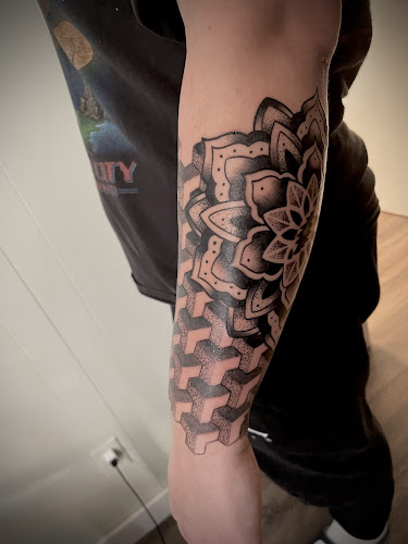 J'inks tattoo tattoo shop in East Longmeadow, Massachusetts