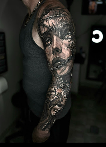 Blue Dragon Tattoo EC tattoo shop in Eau Claire, Wisconsin