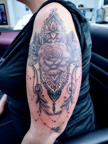 Cloud 9 Tattoo & Body Piercing tattoo shop in Elk River, Minnesota