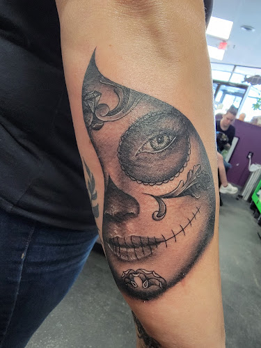 Disconnected Tattoo and Art Co. tattoo shop in Ellsworth, Maine