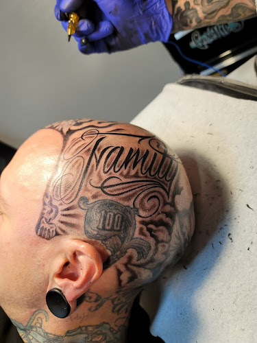 Lenny's Tattoos tattoo shop in Eveleth, Minnesota