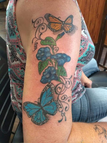 Derma Doodlezz tattoo shop in Fairmont, West Virginia