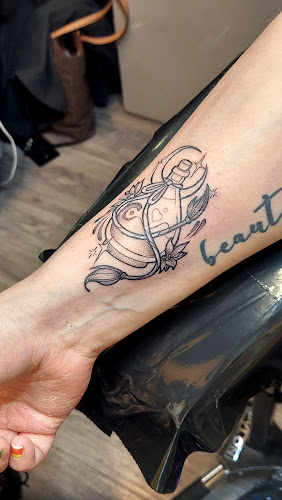 Hive Tattoo Studio tattoo shop in Farmington Hills, Michigan