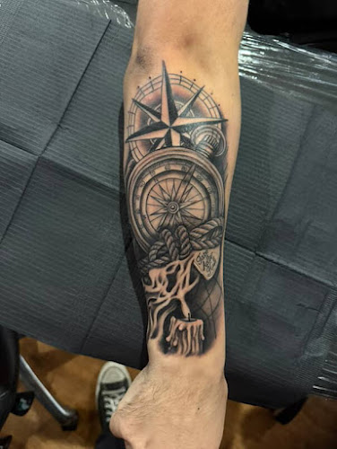 Til Death Do Us Art Tattoo & Piercing Studio tattoo shop in Florence, Alabama