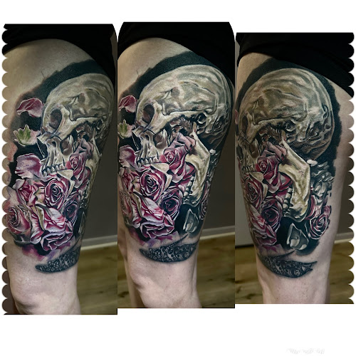 Death's Decor Tattoo and Gallery tattoo shop in Fond du Lac, Wisconsin