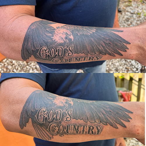 Paradise Tattoo tattoo shop in Fort Myers Beach, Florida