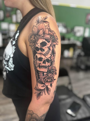 A Mom N Pop Tattoo Shop tattoo shop in Fostoria, Ohio