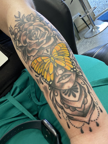 Dead Leaf Tattoo tattoo shop in Gaffney, South Carolina