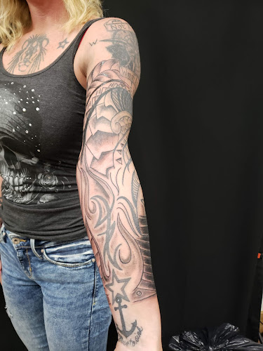 Hawk's Tattoos tattoo shop in Galesburg, Illinois