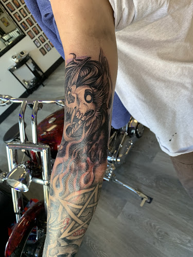 Cut Throat Ink tattoo shop in Grants Pass, Oregon