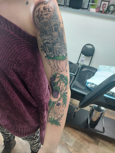 Lee House Art Studio & Custom Tattoo tattoo shop in Greenville, North Carolina