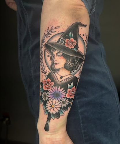 Old Familiar Tattoo Collective tattoo shop in Greenville, Ohio