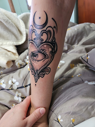 Immortal Canvas Tattoo & Piercing Studios tattoo shop in Hamilton, Ohio