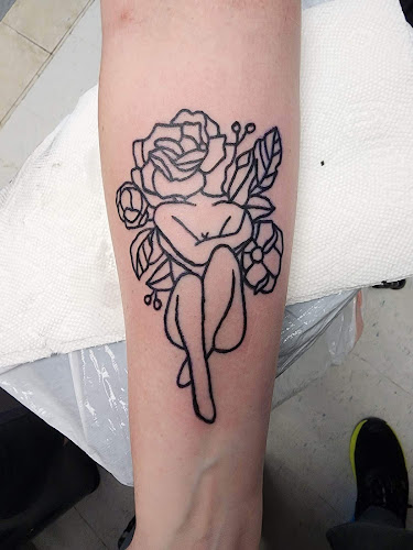 CR Tattoo Company tattoo shop in Hiawatha, Iowa