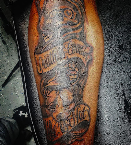 Topp Dogg Tattoo Studio tattoo shop in Hillcrest Heights, Maryland