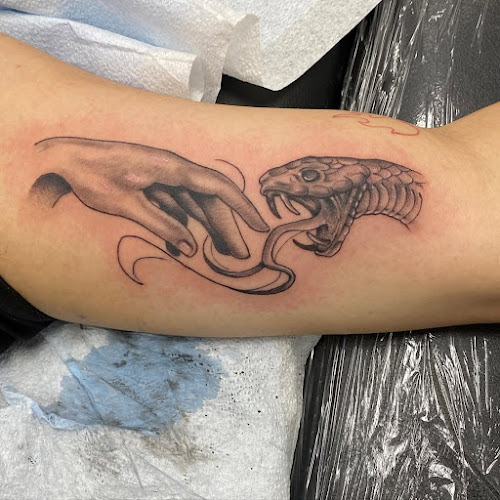 Atomic Tattoo & Body Piercing tattoo shop in Hollywood, California