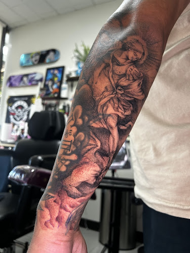 LUNAR INK CO tattoo shop in Homestead, Florida