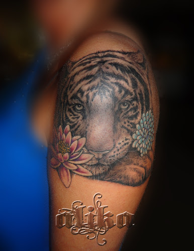 Black Pearl Tattoo Studio & Gallery tattoo shop in Hyannis, Massachusetts