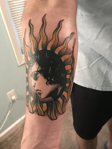 Hybrid Moments tattoo shop in Jackson, Tennessee